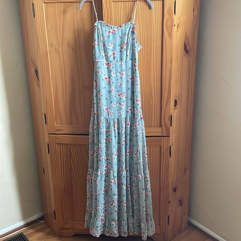Lulu’s Melissa Sage Floral Tiered Maxi Dress - Size Small - Picture 3 of 8